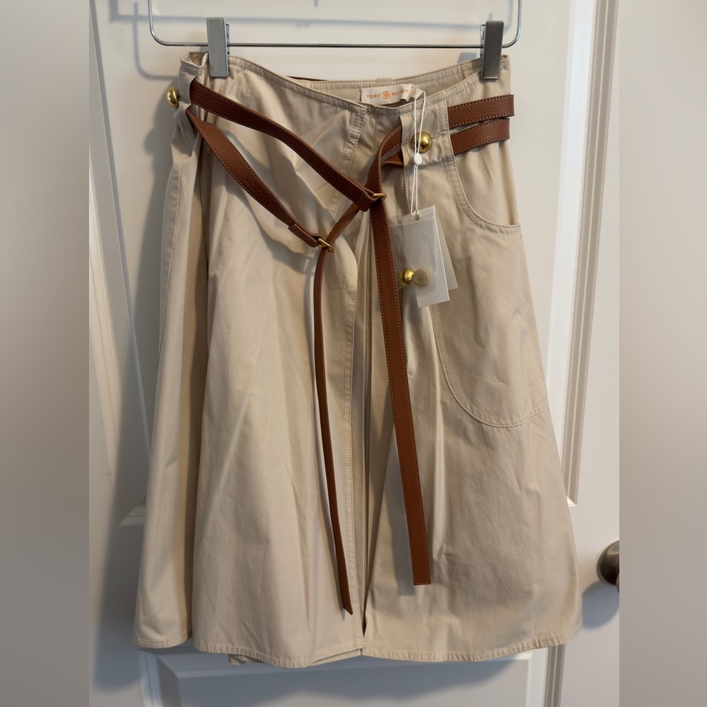 Tory Burch Betsy A Line Skirt.  NWT.  Size 4.  Pale Stone.